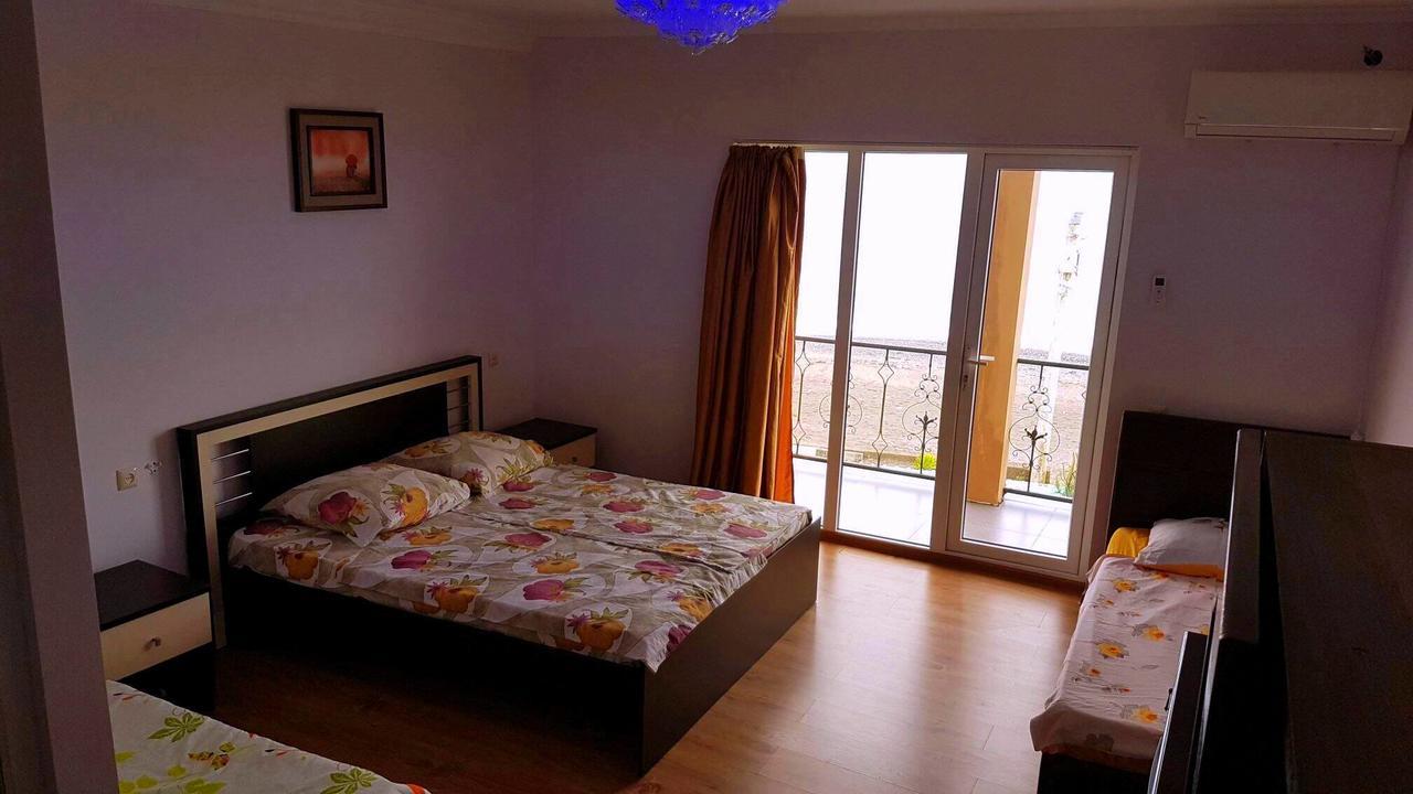 Hotel Kobuleti Lalima House Esterno foto